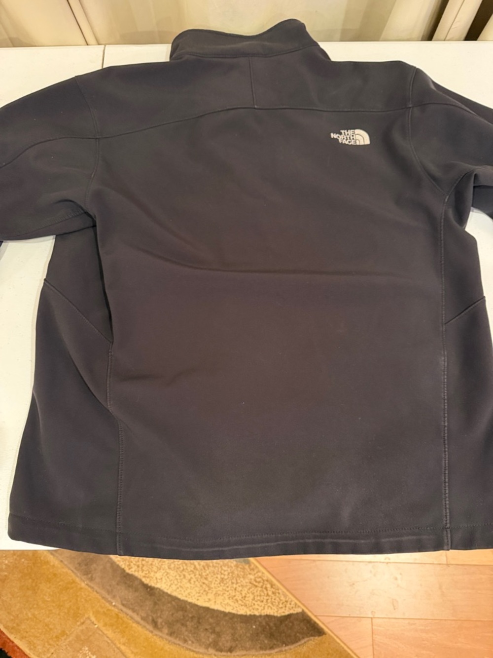 The North Face Men's Black Lightweight Softshell Jacket - Picture 2 of 3